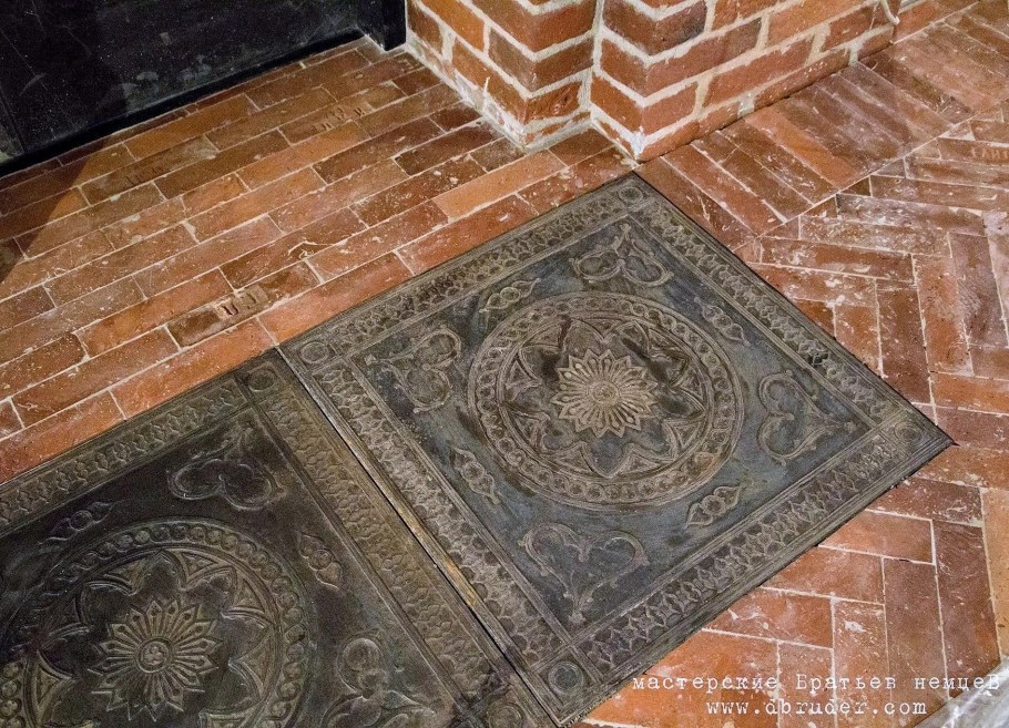 Чугунная плитка на пол