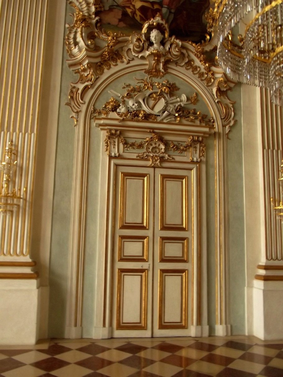 Двери в стиле Барокко и рококо