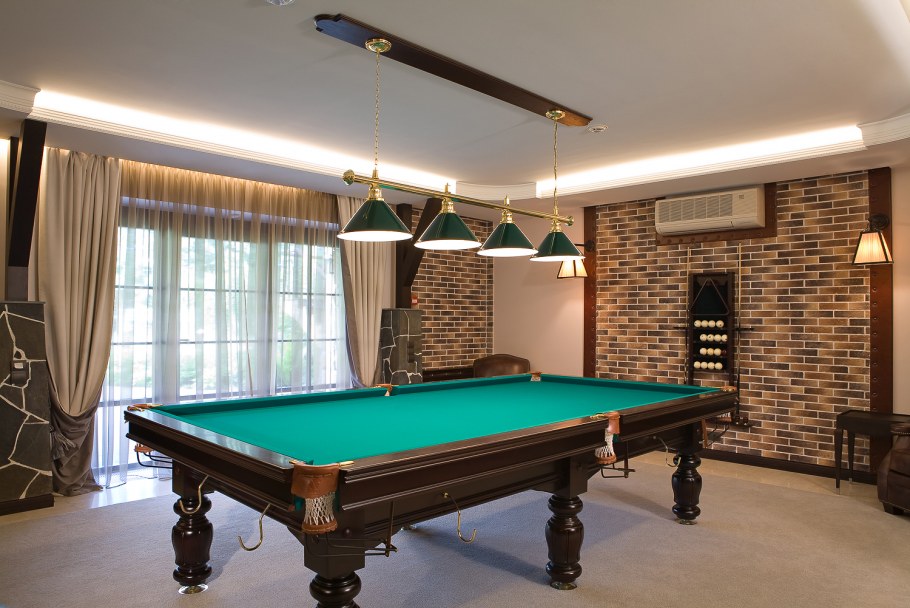 Ламбрекен в бильярдную