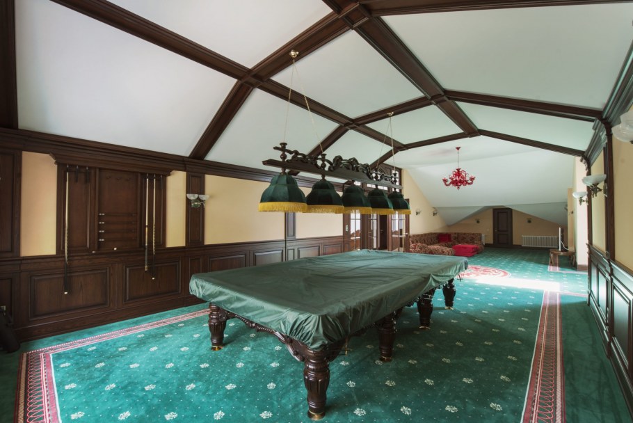 Шторы в биллиардную