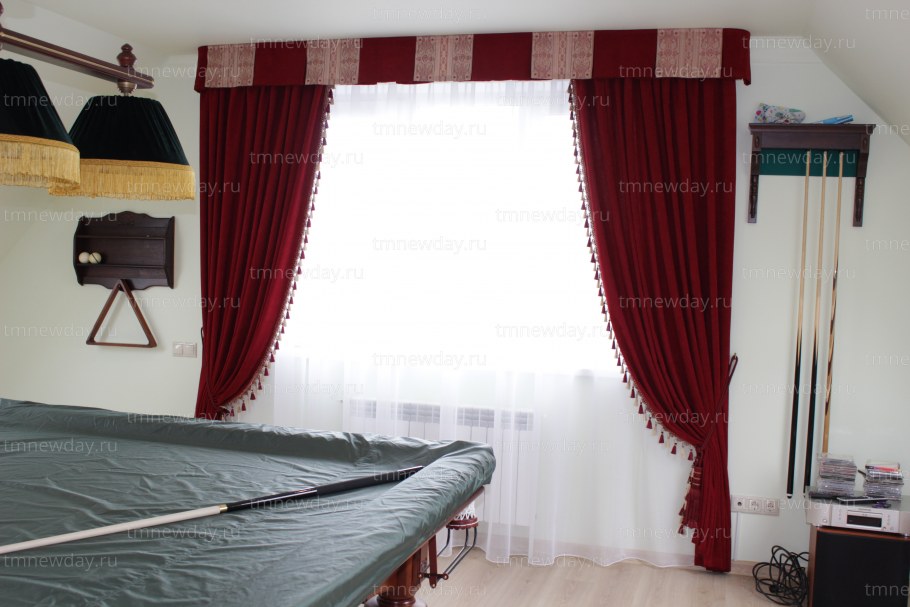 Модельные шторы в бильярдную