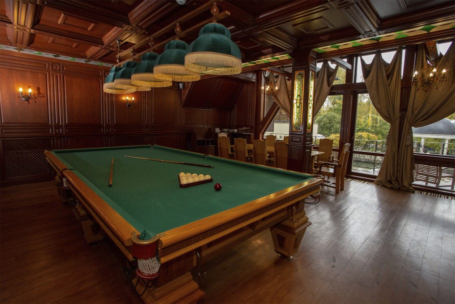 Бильярдная комната