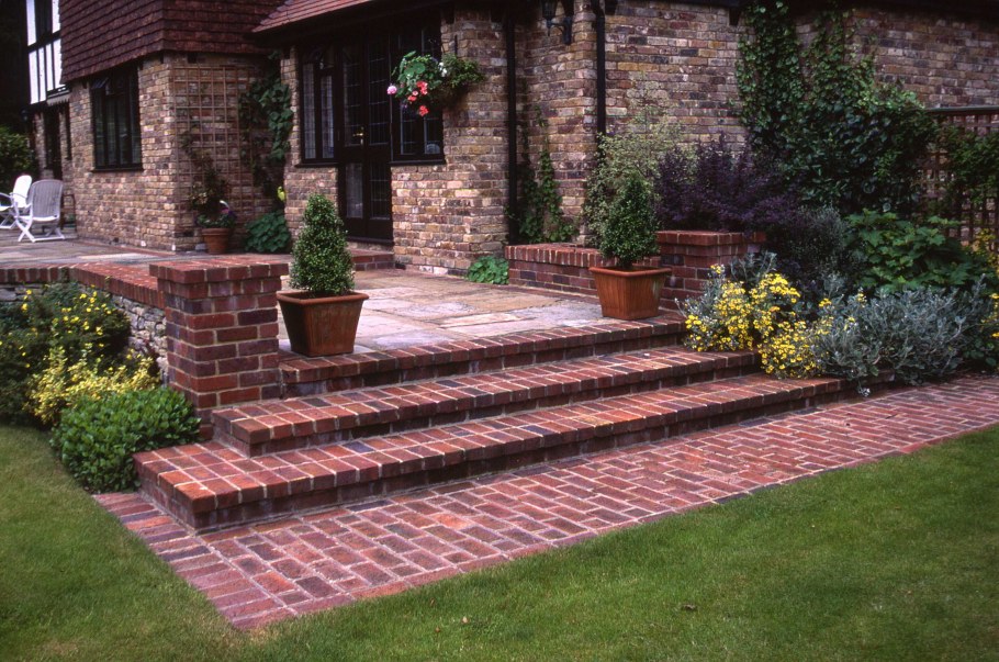 Крыльцо из кирпича