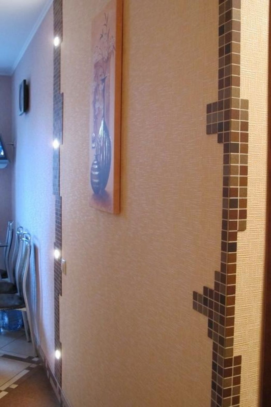 Отделка углов декоративным уголком