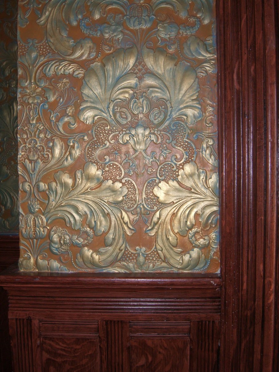 Обои линкруста в классическом интерьере