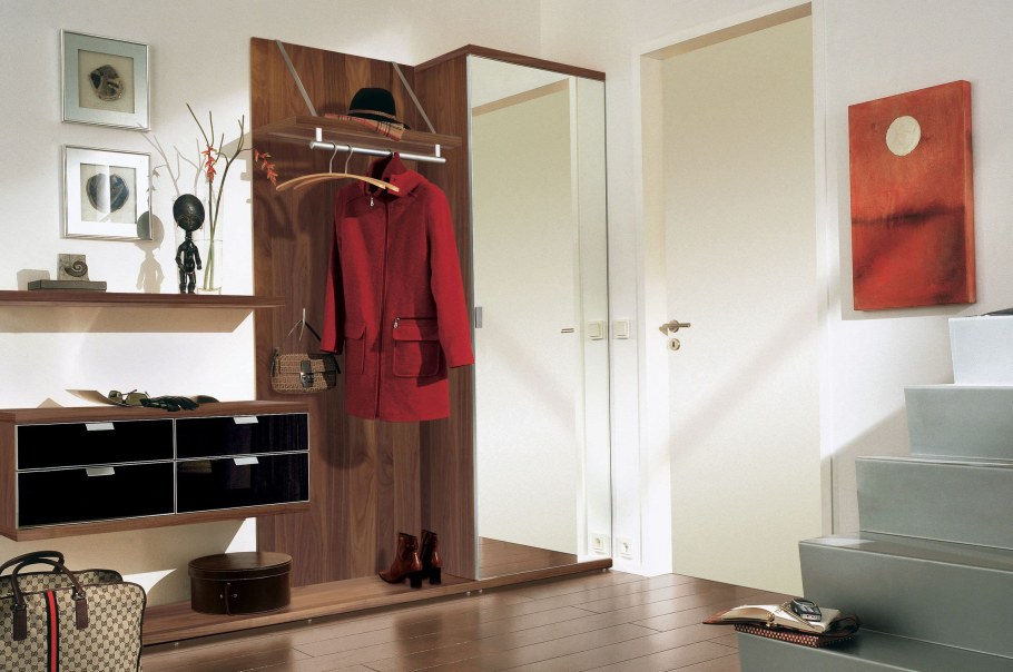 Мебель в прихожую в современном стиле в маленькую прихожую