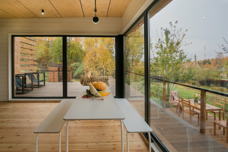 Веранда с панорамными окнами