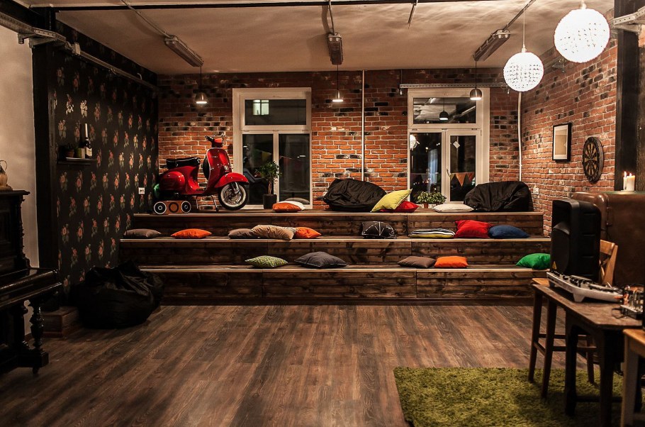 Интерьер студии в стиле лофт