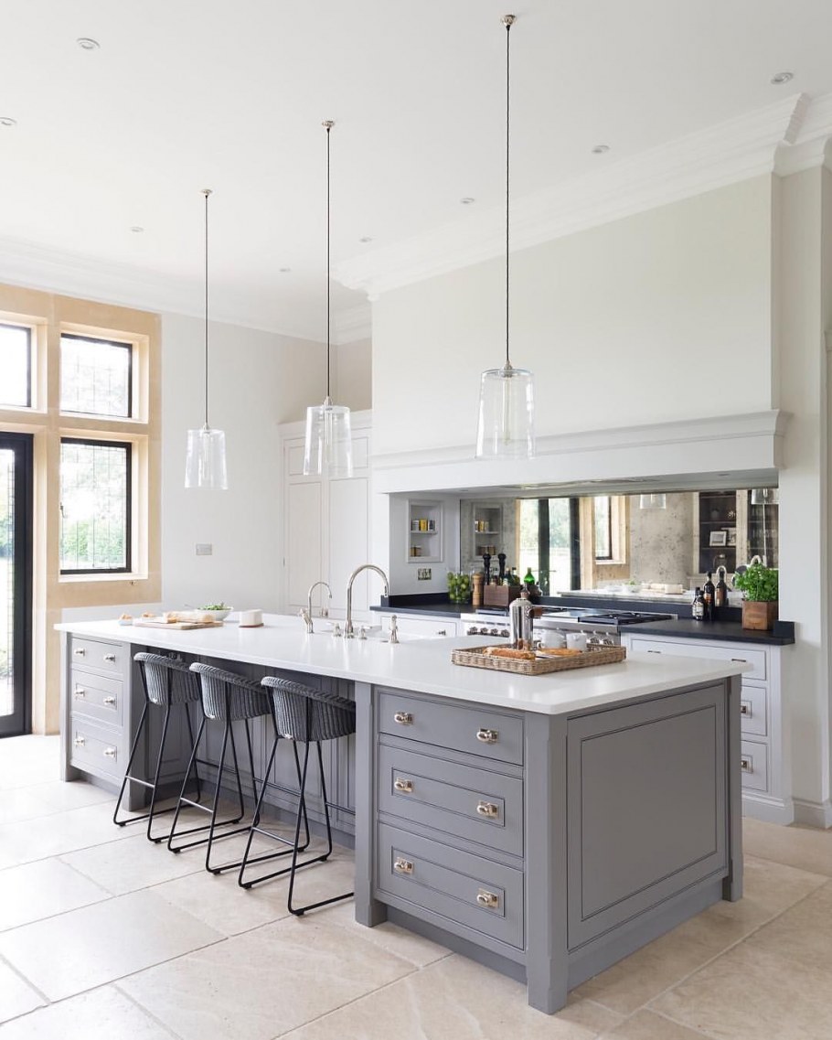 Кухонный остров в скандинавском стиле