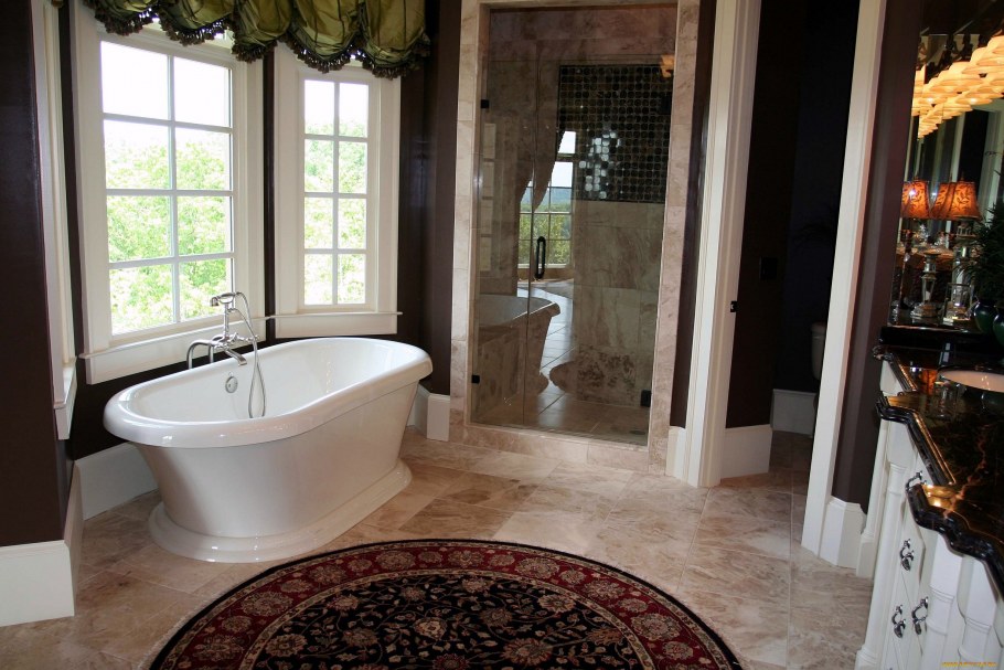 Ванная комната с эркером