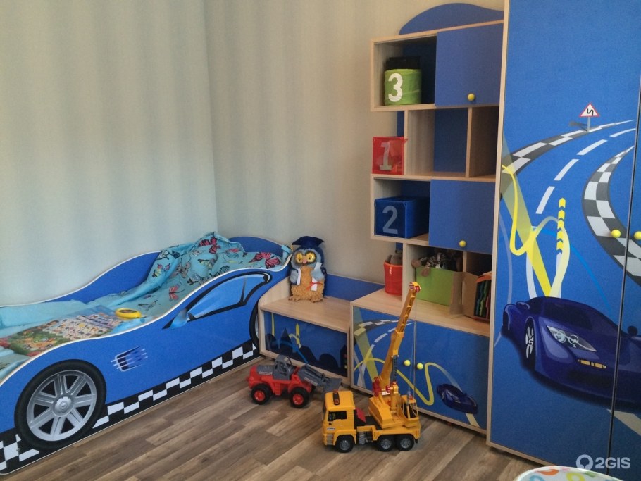 Кровать машина в интерьере детской