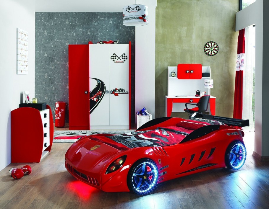 Дизайн детской с кроватью машиной