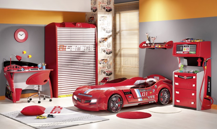 Детская кровать машинка красная