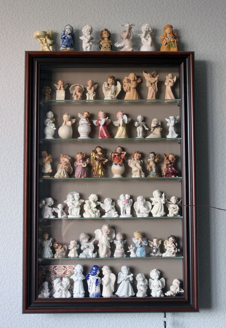 Полочки для коллекции статуэток