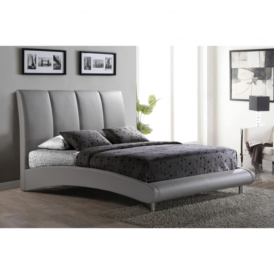 Мягкая изогнутая кровать