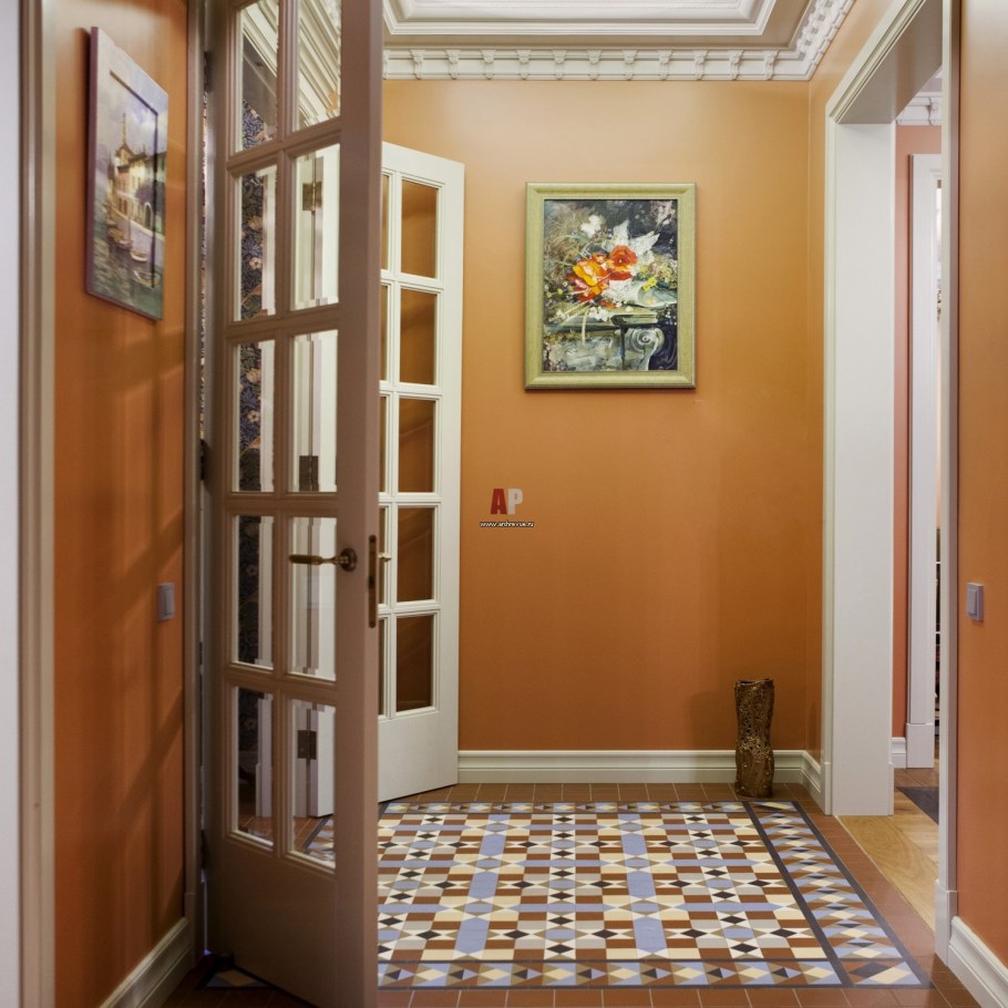 Прихожая в горчичном цвете