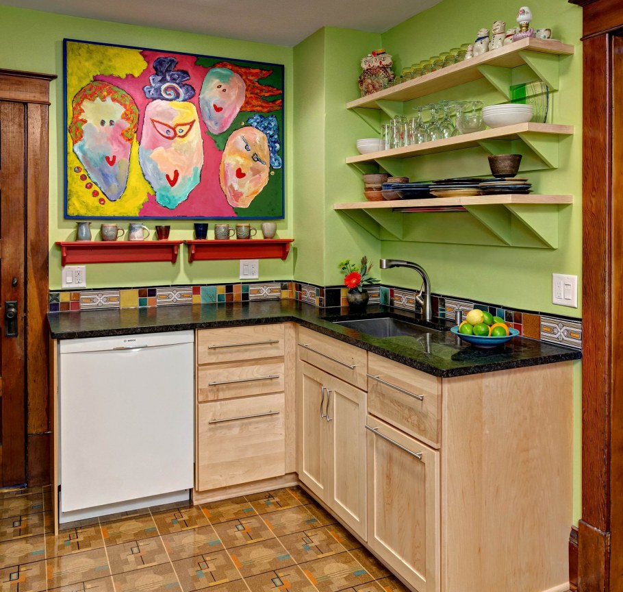 Современный кухонный гарнитур прямой