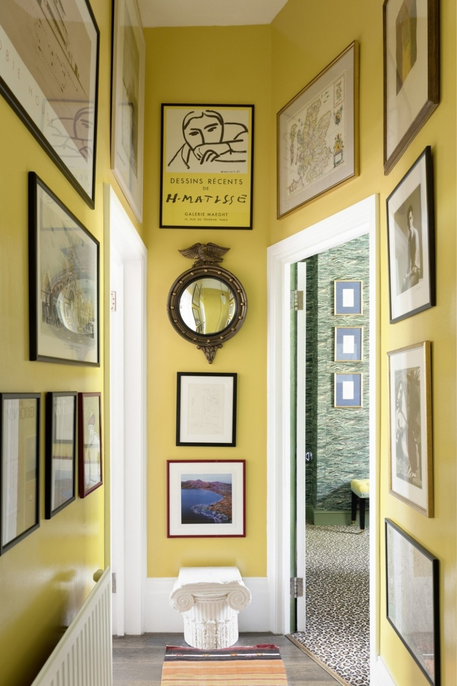 Прихожая в горчичном цвете