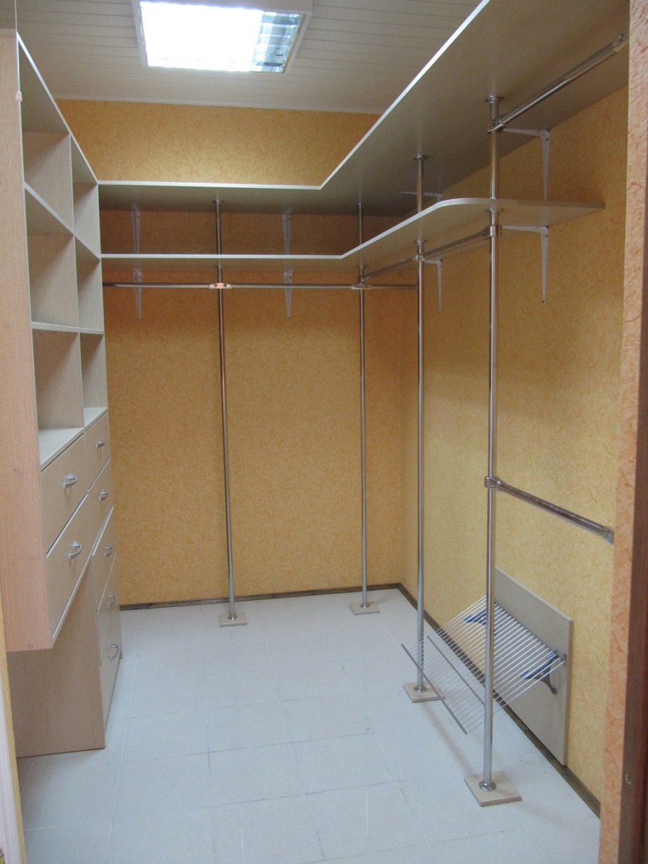 Гардеробная комната планировка с размерами 2х1.5 Леруа