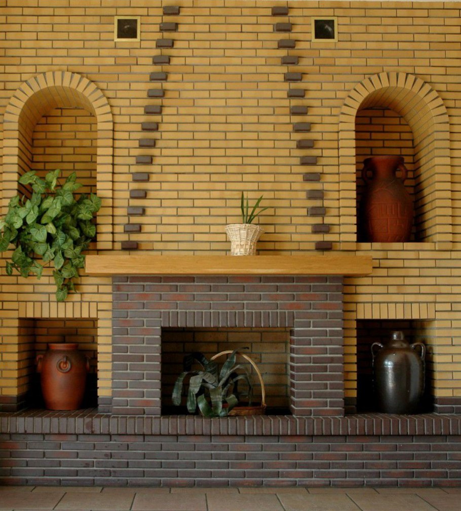 Камин обложенный клинкером