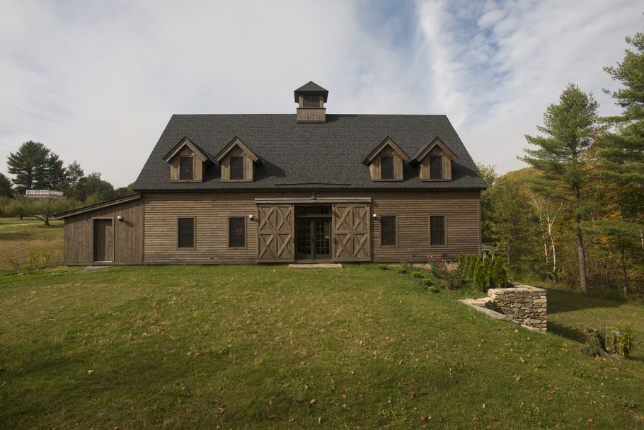 Дом Кантри фасад