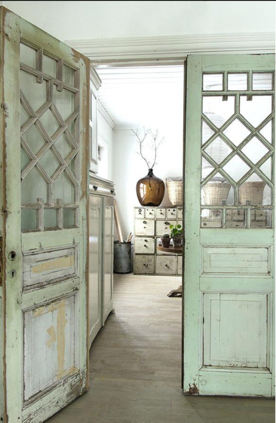 Прихожая в оливковых тонах