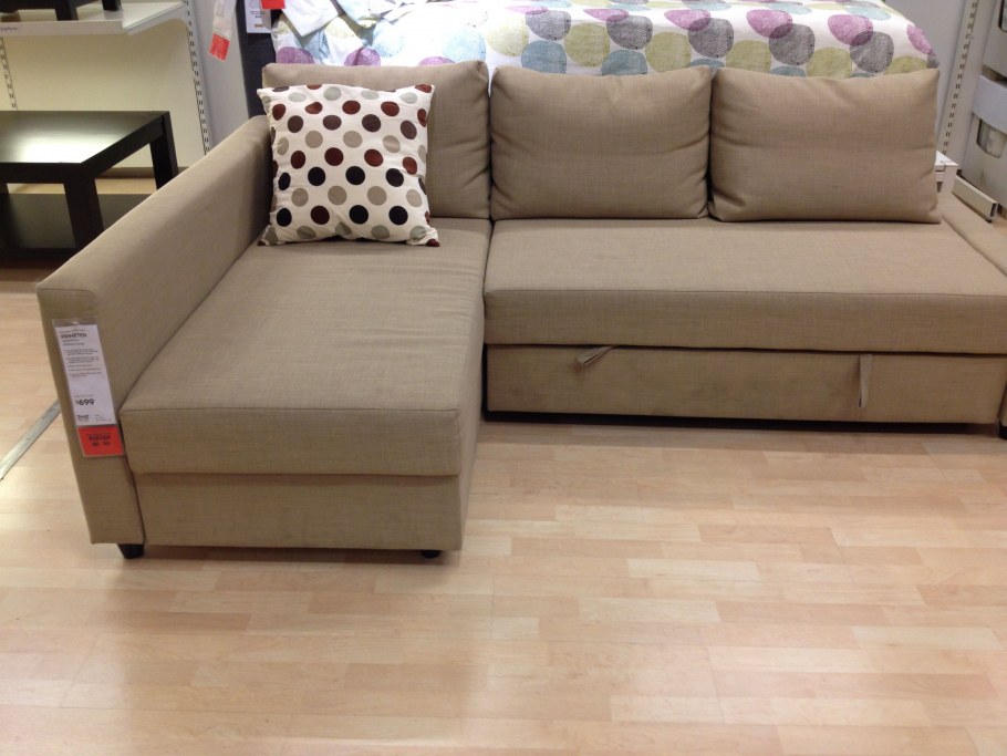 Диван.икеа у комнату 18 квадратов