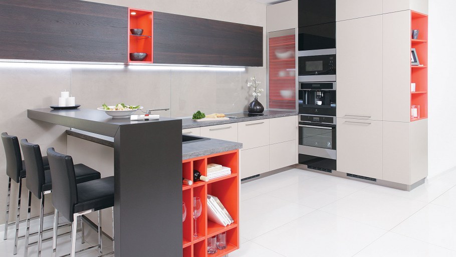 Кухонный гарнитур с винной полкой