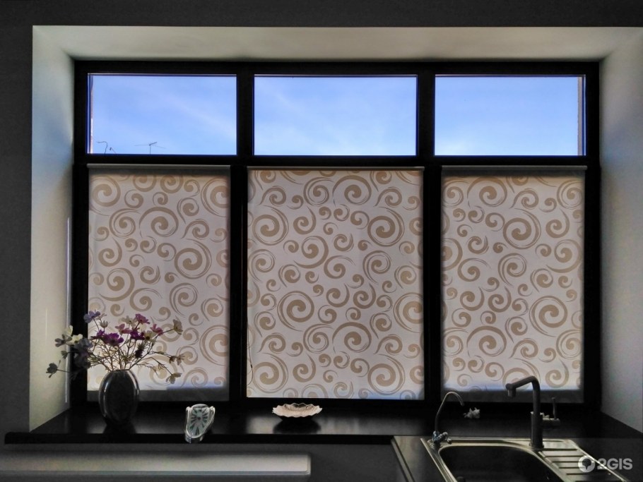 Жалюзи в светлую комнату