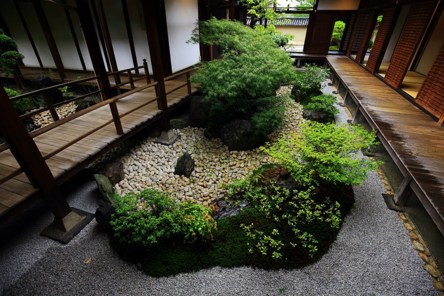Гравийный сад в японском стиле