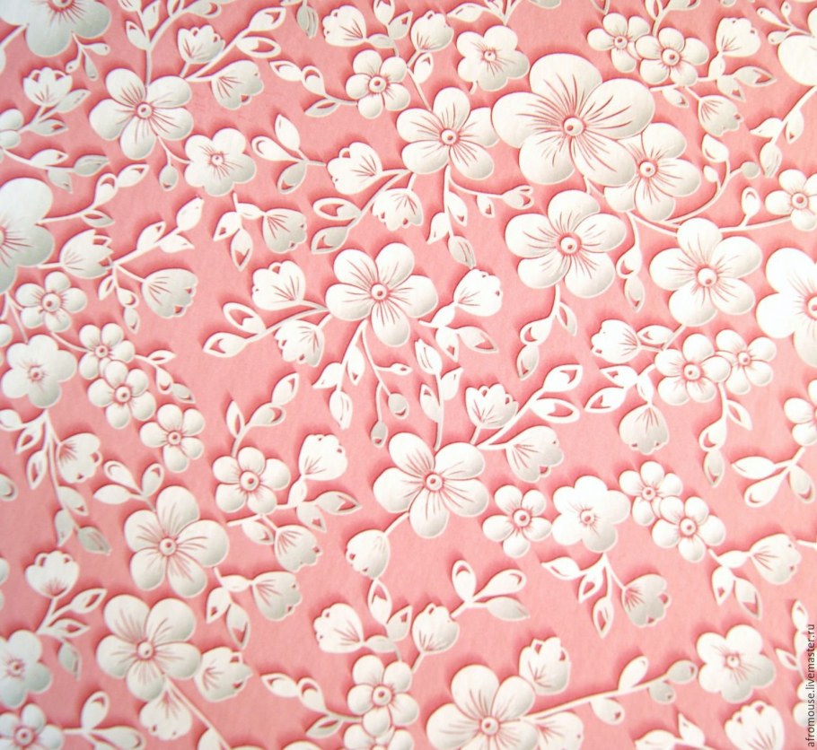 Розовый фон с цветочками