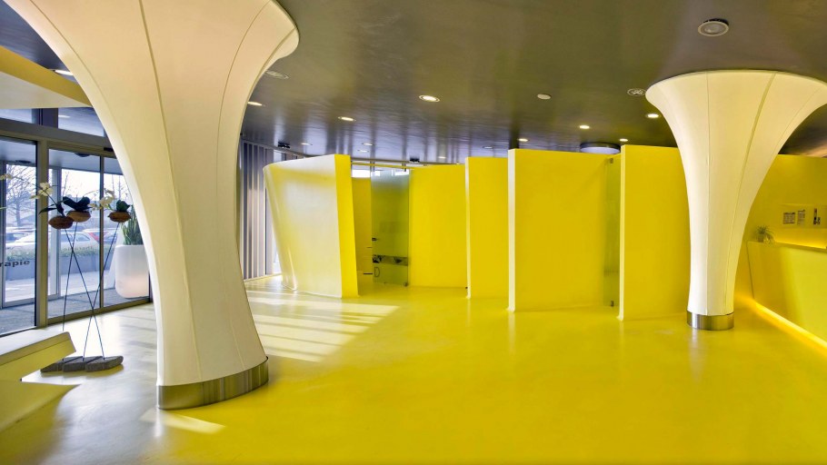 Наливной пол в выставочном зале