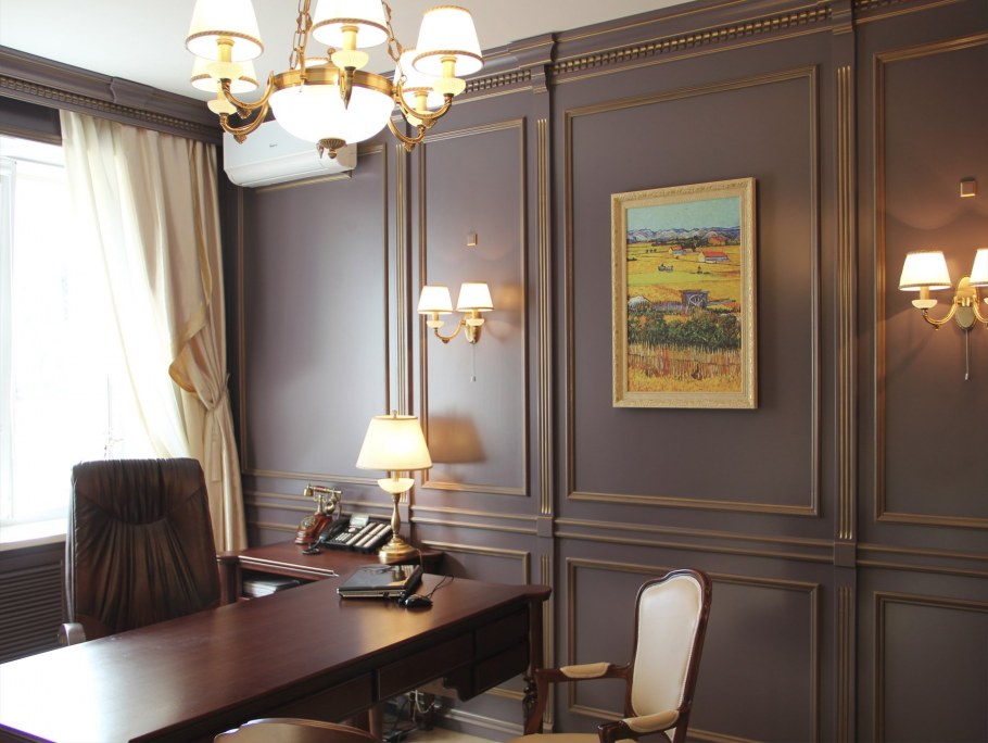 Молдинги в интерьере кабинета