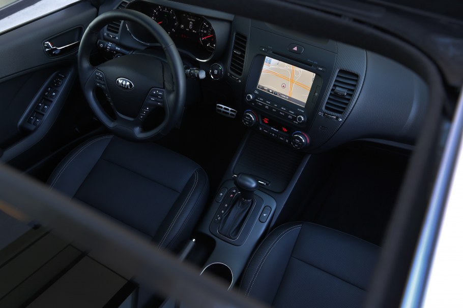 Kia Cerato 2013 интерьер