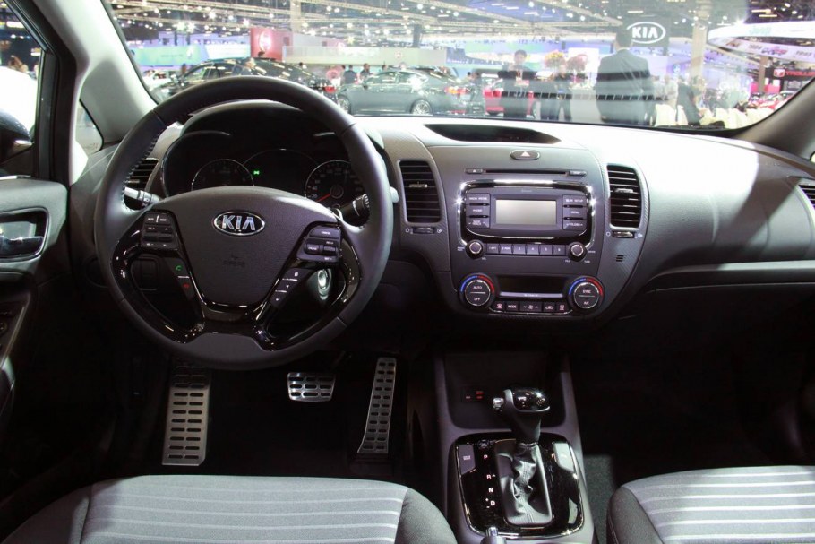 Kia Cerato Classic 2018 салон