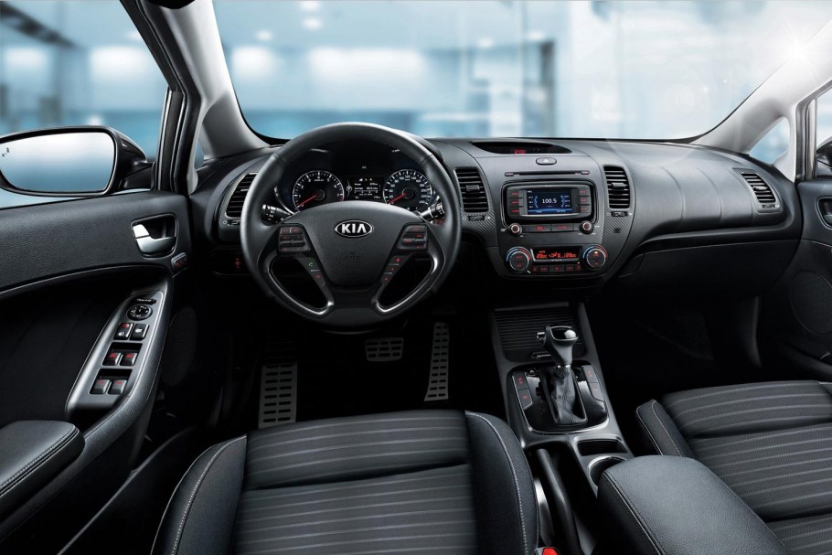 Киа Серато 4 салон