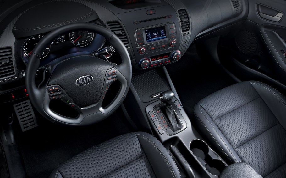 Kia Cerato III салон