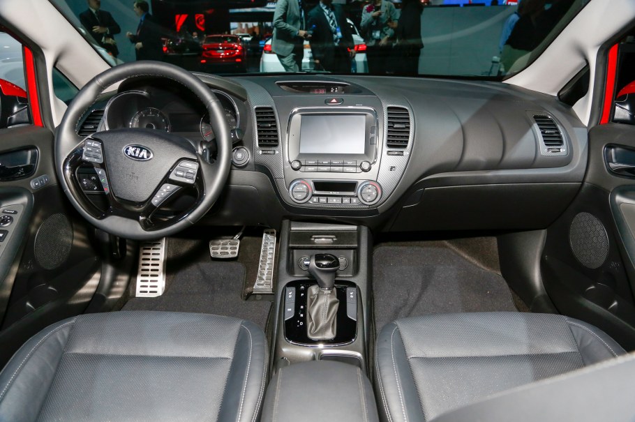 Киа Церато 2017 салон