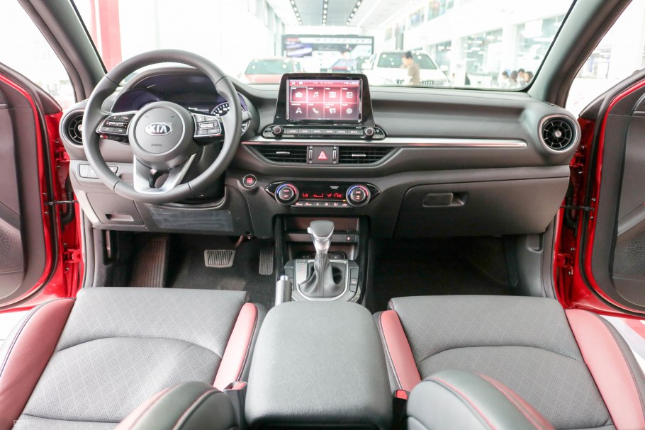 Kia Cerato 2019 салон