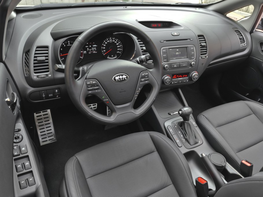 Киа Церато салон