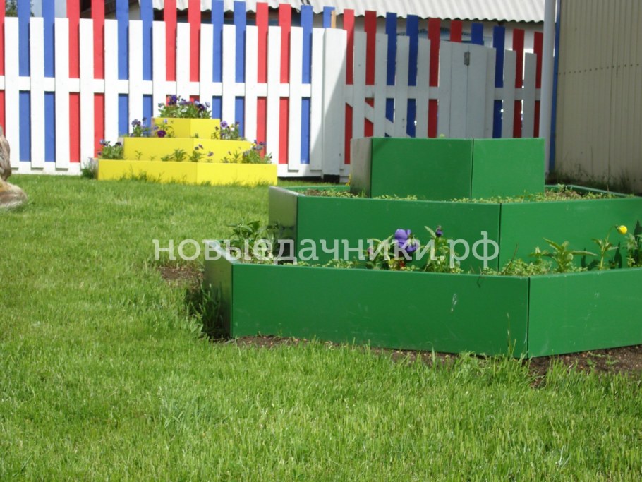 Ограждение клумбы из подручных средств