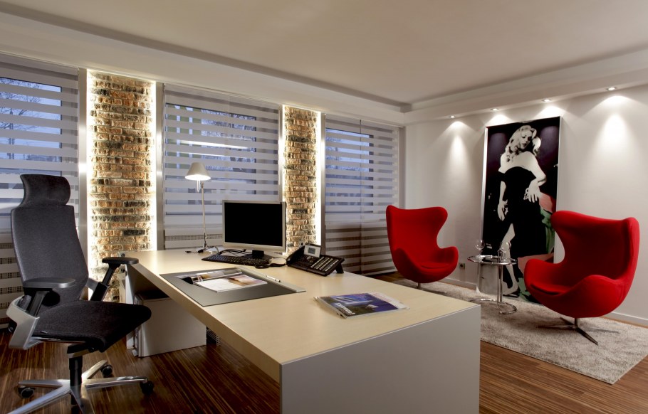 Домашний рабочий кабинет в клубном стиле