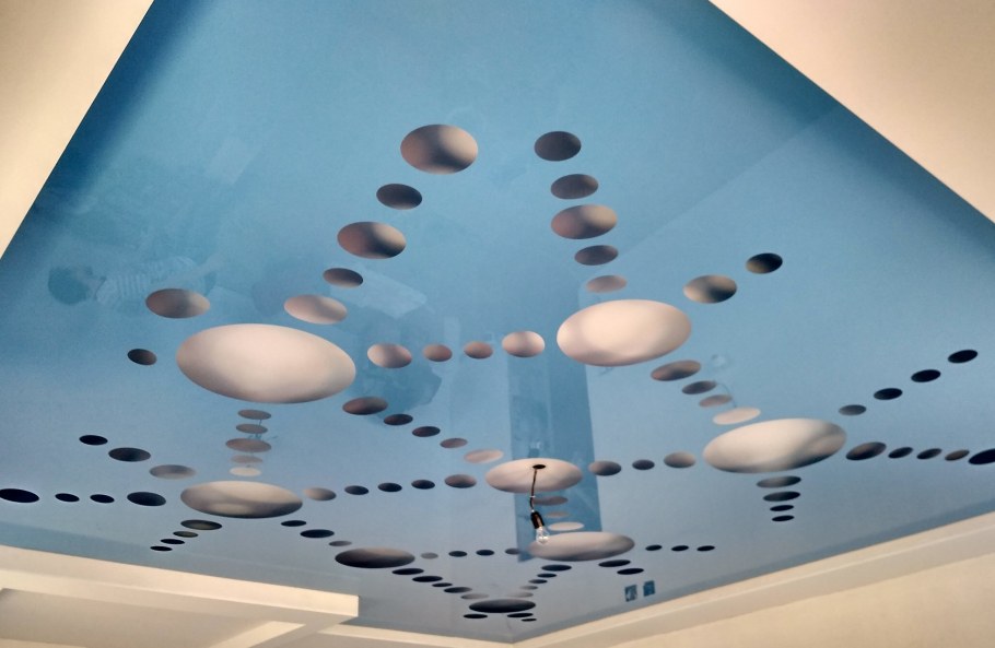 Пленочный потолок