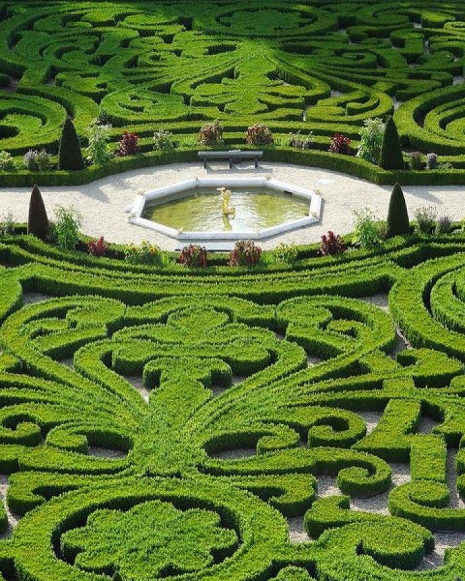 Партер в ландшафте Франции