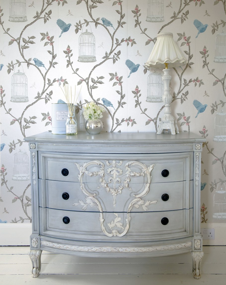 Монтаж гипсовых молдингов