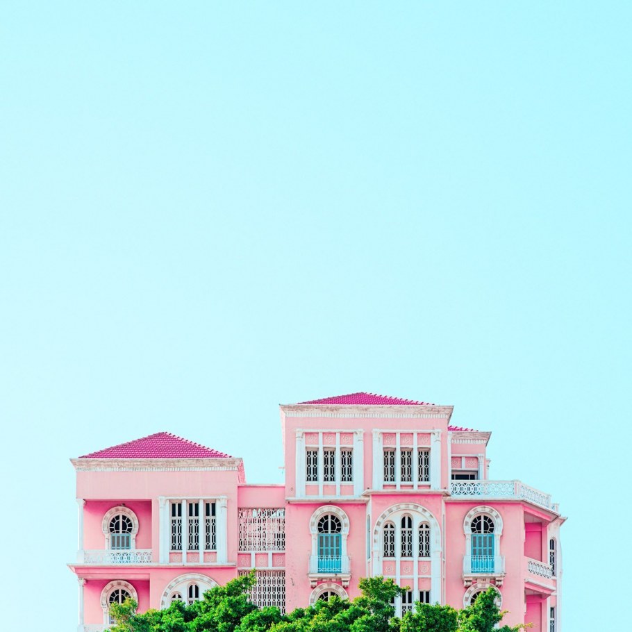 Розовый домик мультяшный