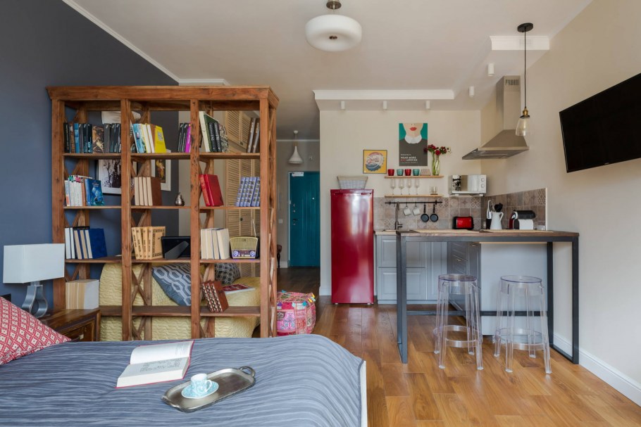 Зонирование спальни стеллажом икеа