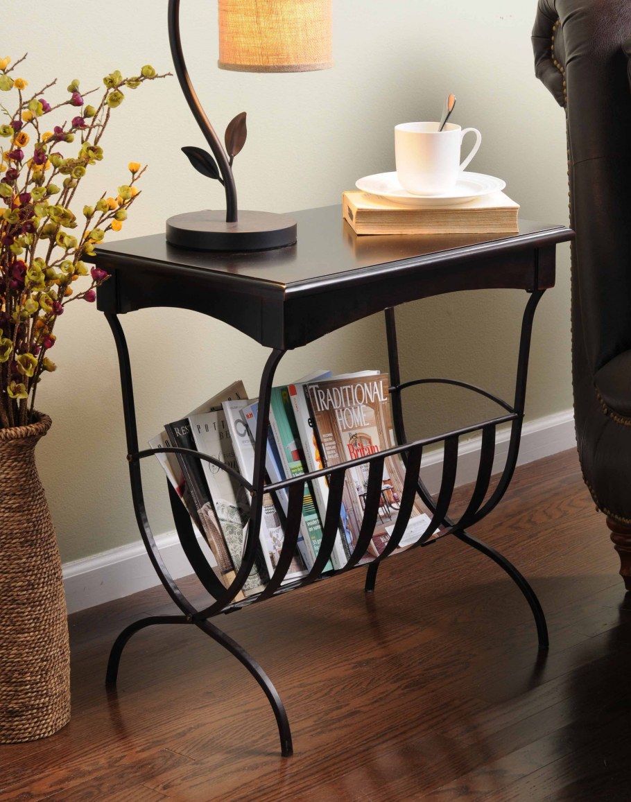 Стул из металлических прутьев