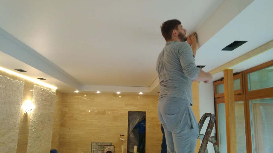 Красивые натяжные потолки