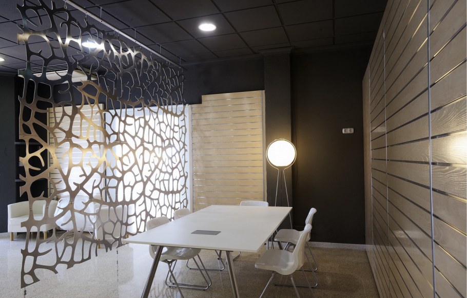 Перегородка в кафе из МДФ